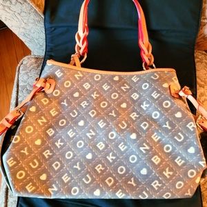 Dooney & Bourke Crossword Large Maurizia. Authentic